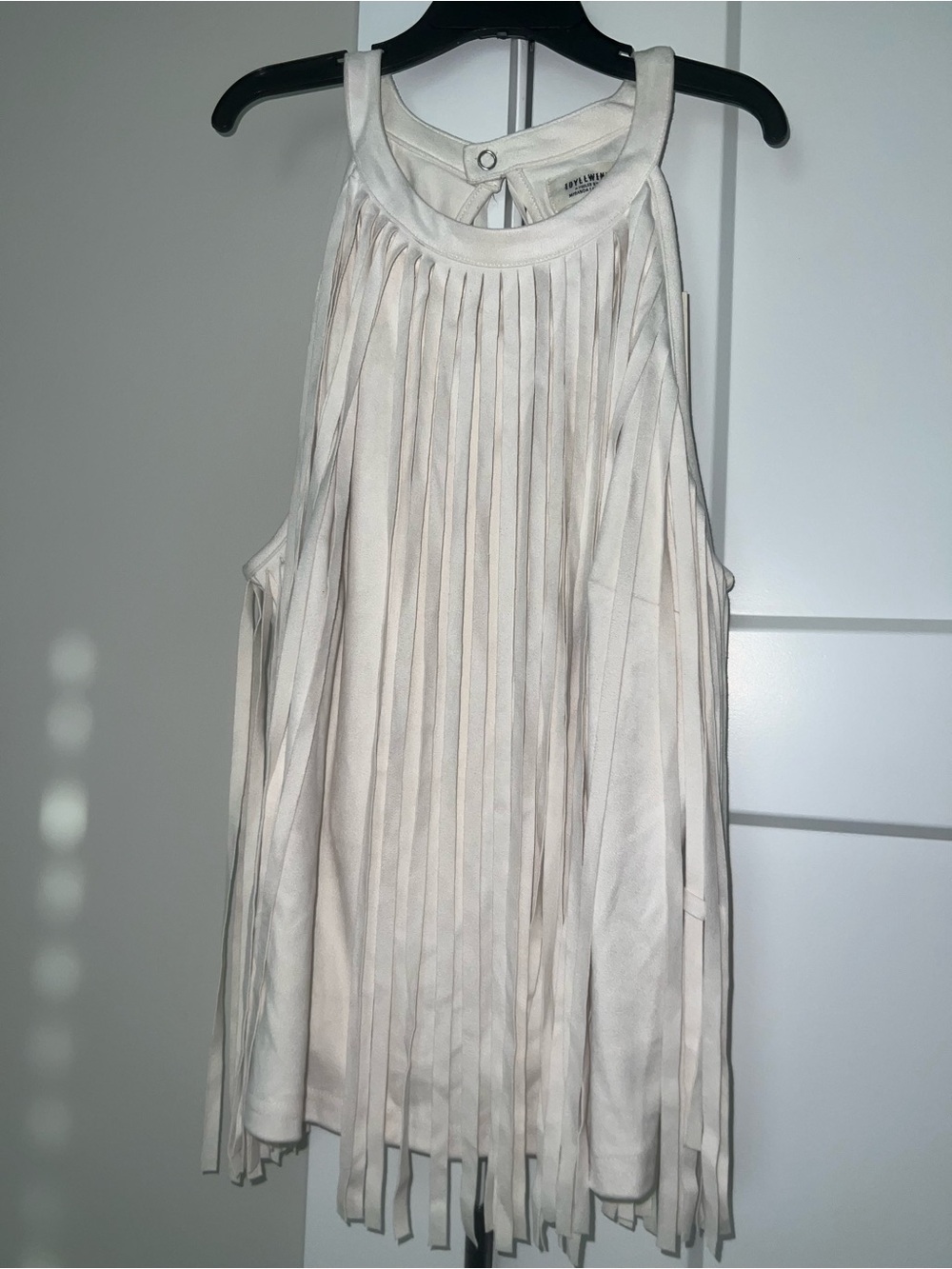EDYLLWIND Miranda Lambert Pleated Fringe Tank Top in Cream